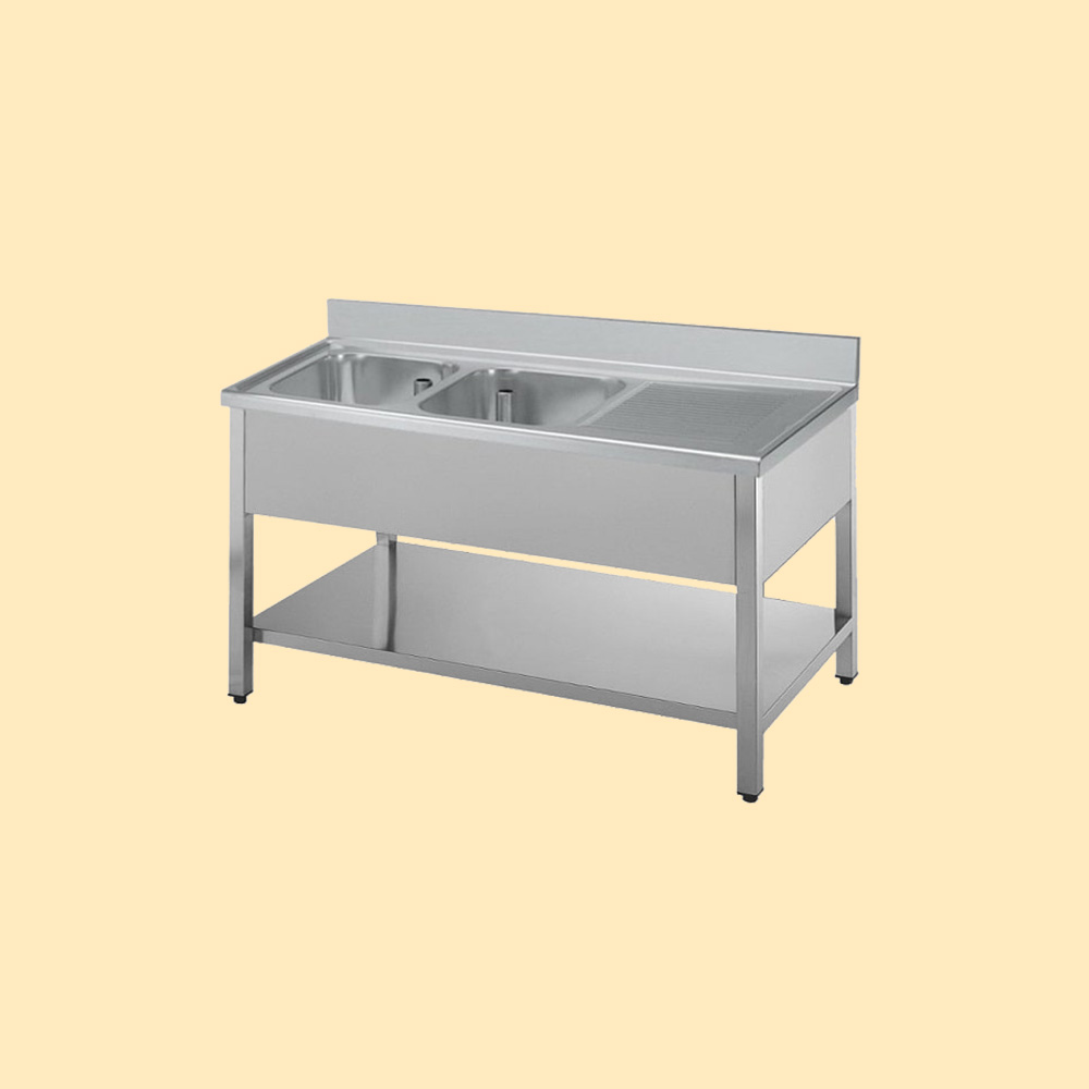 Washbasin with a bathtub and drip tray