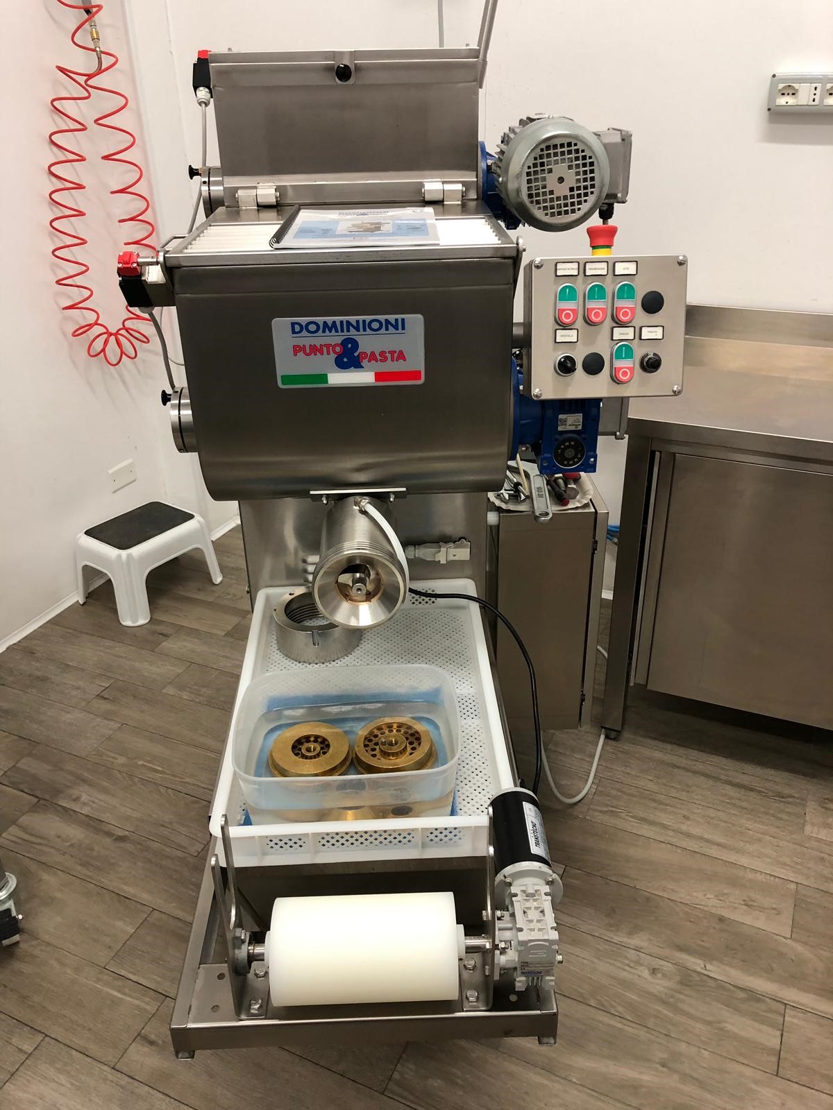 Pressa impastatrice ed estrusore Dominioni P55R usata